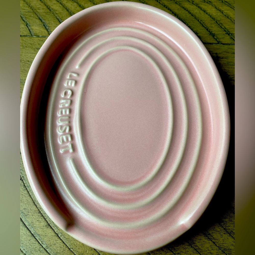 NWT Le Creuset Oval Spoon Rest